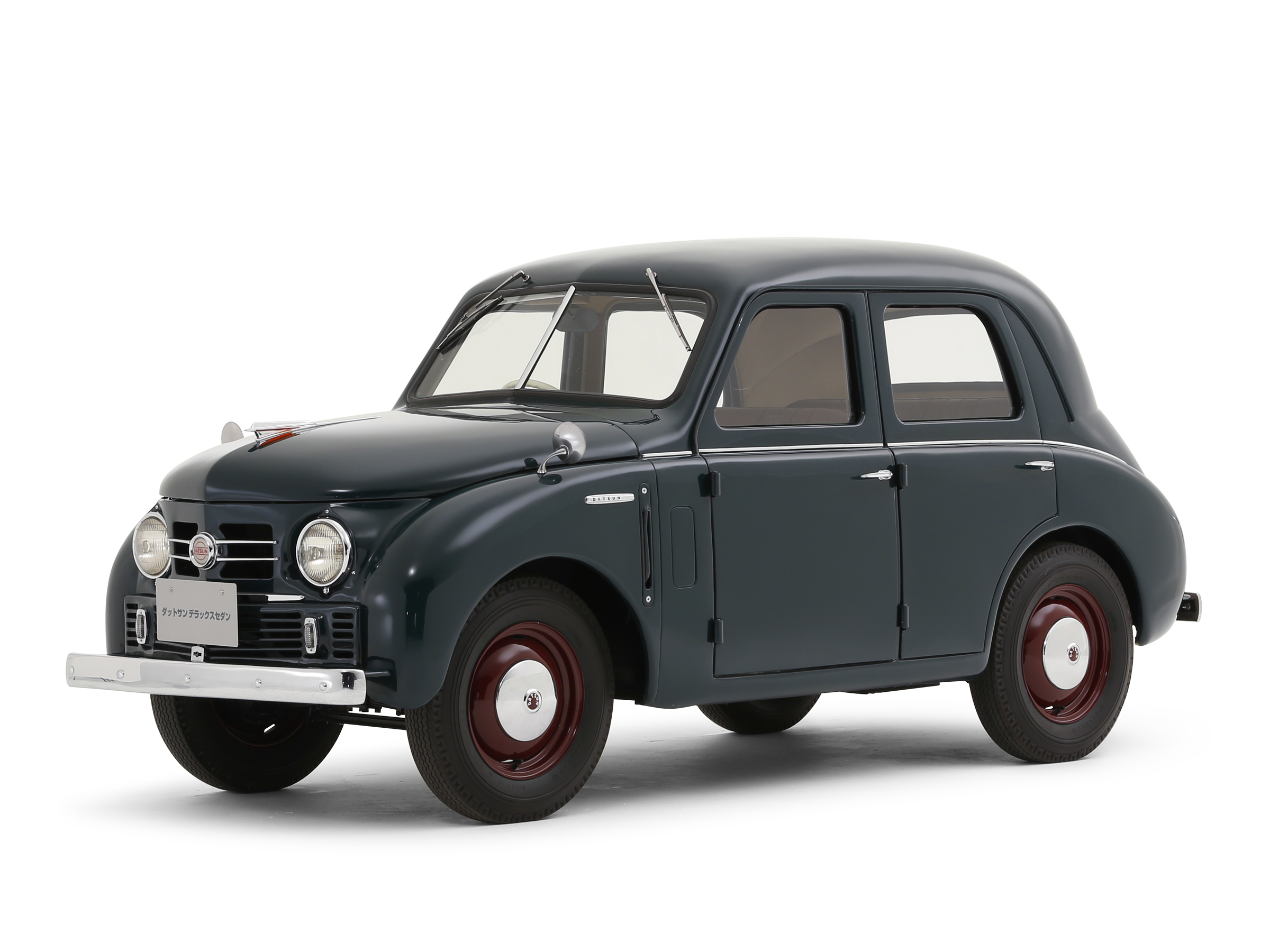 日産： NISSAN HERITAGE COLLECTION｜ダットサン デラックスセダン