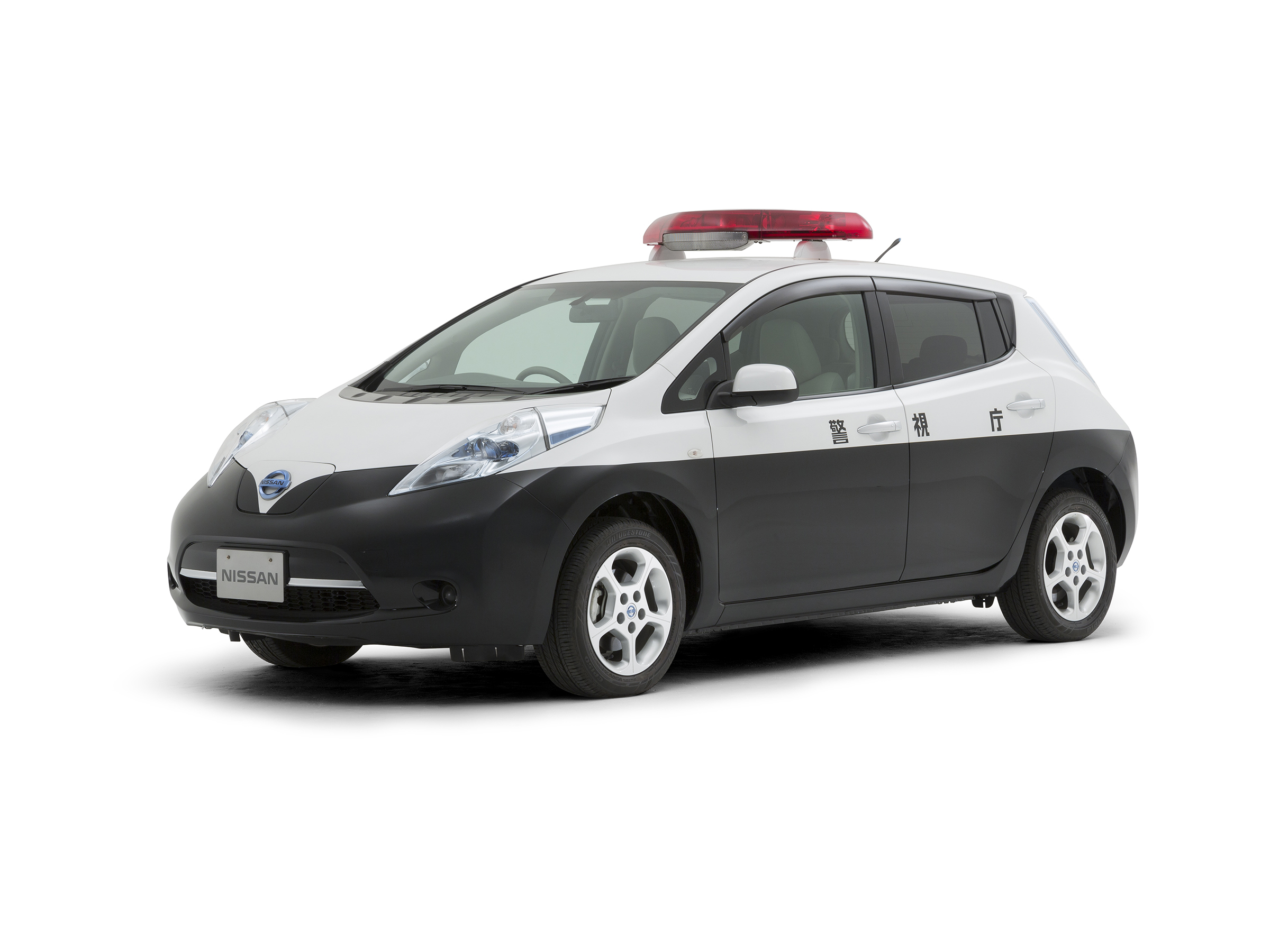 日産： NISSAN HERITAGE COLLECTION｜日産リーフ パトカー仕様