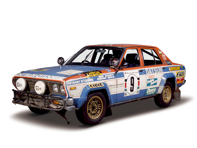 【超レア！】日産バイオレット用 第27回サファリラリー記念カーバッチです。 日産： NISSAN HERITAGE COLLECTION｜バイオレット 1979年 第27回