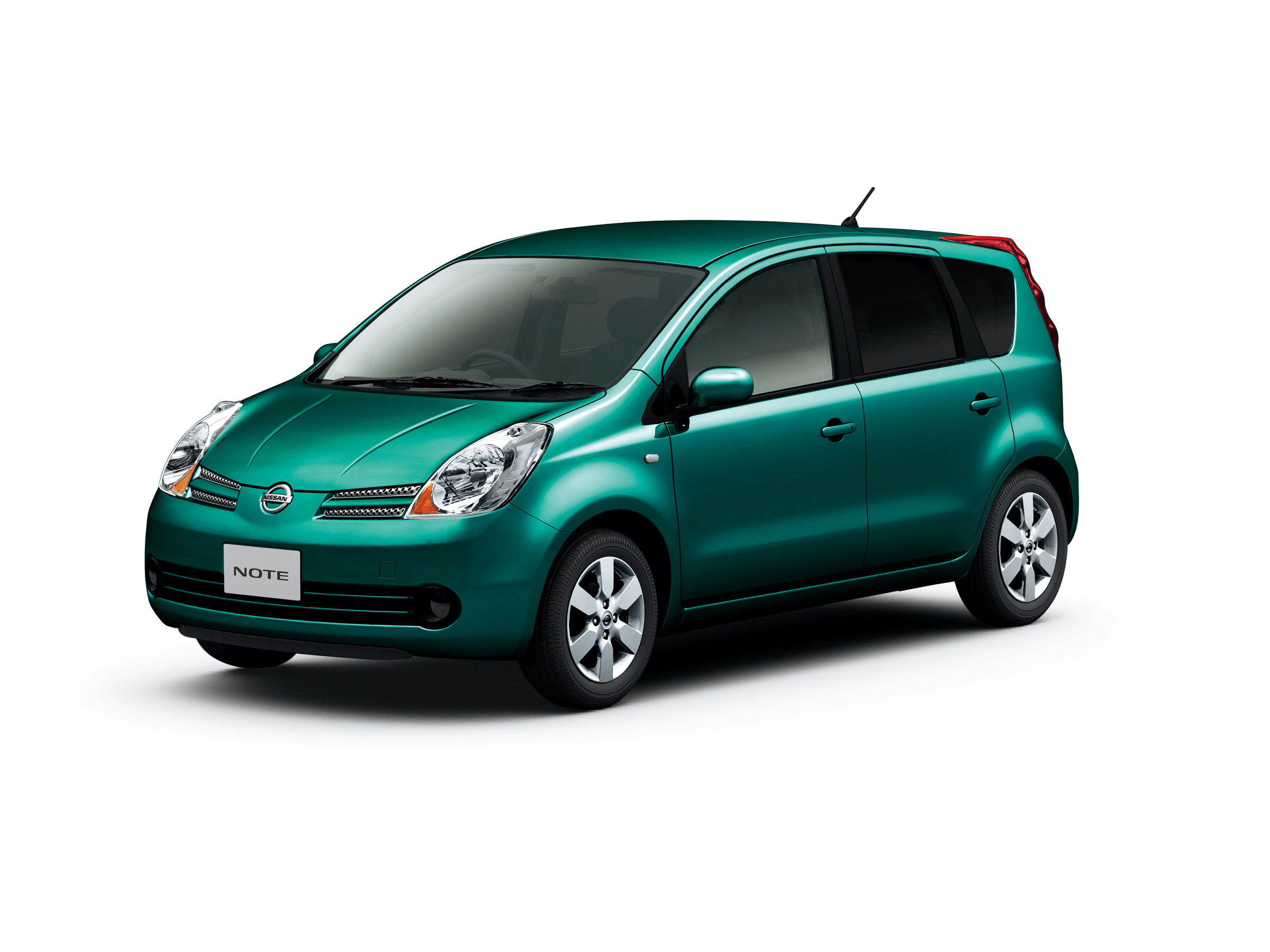 日産　HR15 ED08 ノート 走りの良さを予感させるデザインへ…日産「ノート」マイナーチェンジ